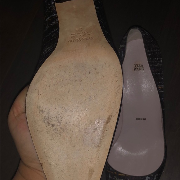 Vera Wang pointed toe heels - 39 fits like 8.5/9 - Picture 3 of 3